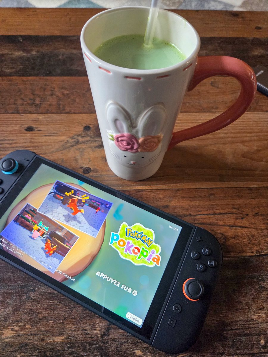 Embey 🪻🐝 tweet media