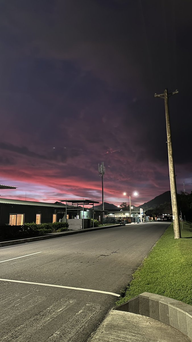 halo guys 🌙 tweet media