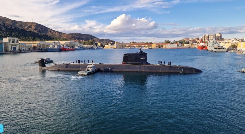 Galaxia_militar's tweet photo. El #S82 ‘#NarcisoMonturiol’, segundo #submarino de la serie #S80 que construye @NavantiaOficial para la @Armada_esp 🇪🇸, ha arrancado por primera vez sus #motoresdiésel, cumpliendo así este hito de seguridad previsto como parte de sus #pruebasdepuerto.
https://t.co/46lnuq41SF https://t.co/gPnwWvi4N0