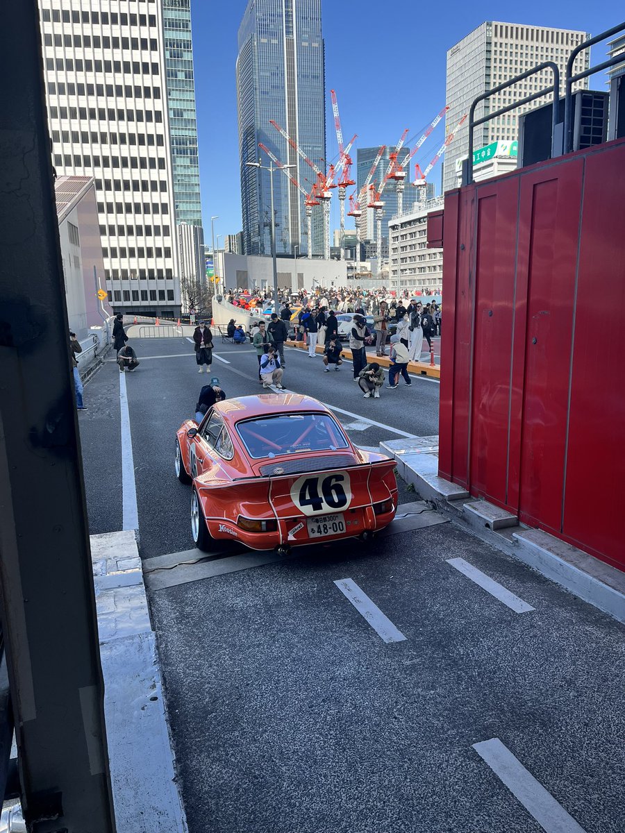 rosso1200's tweet photo. おじいちゃんになった時に
「ここは昔高速道路でな、閉鎖後にポルシェのイベントをやってて妻と見に行ったんじゃ👴」

って言う https://t.co/qo81YXr9iM
