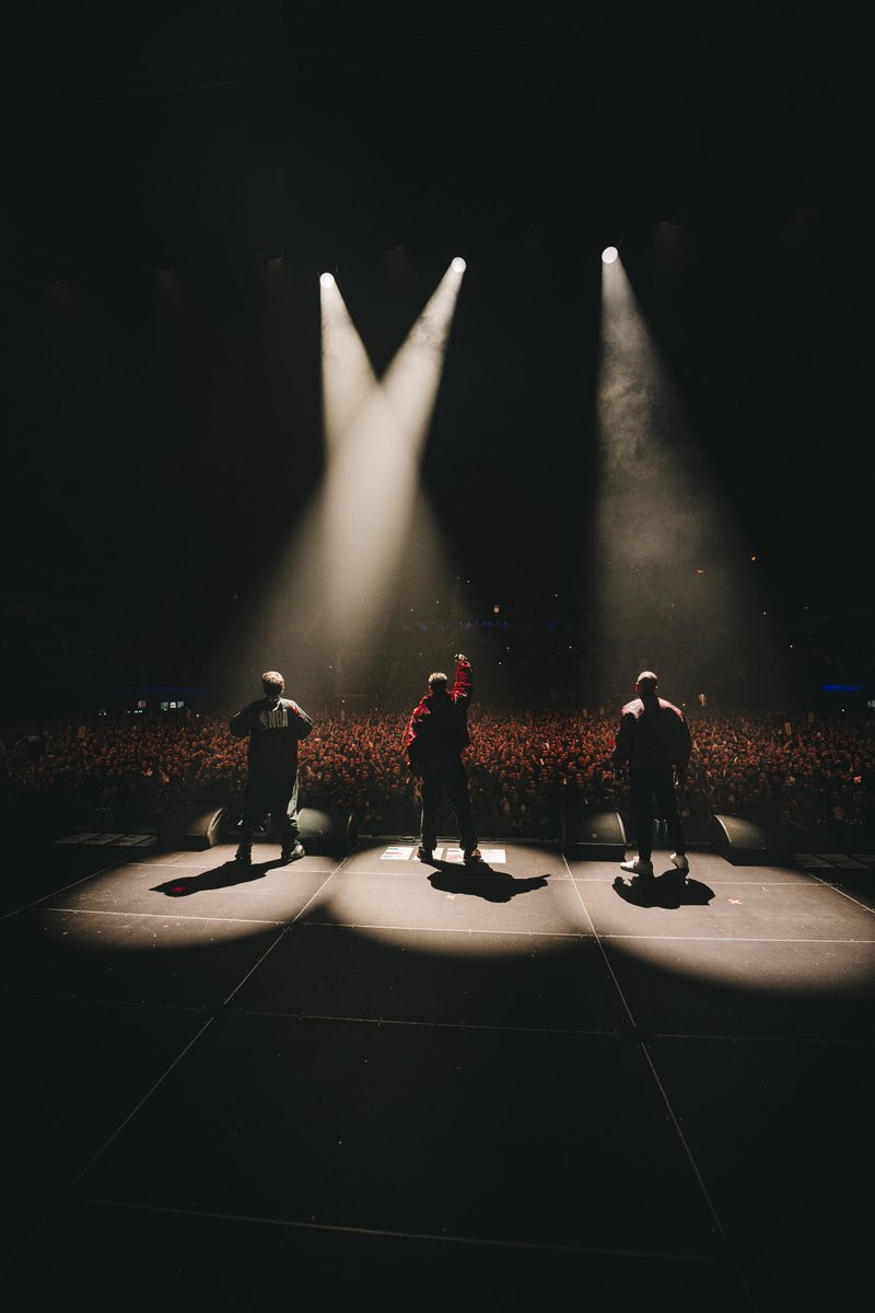 Movistar Arena España tweet media