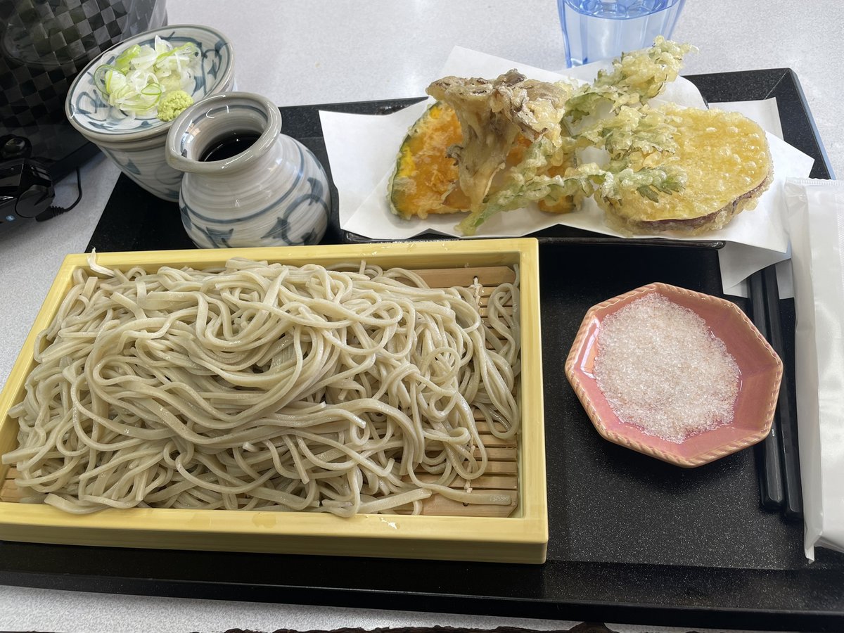 redtail_moto's tweet photo. 今週は体調不良が続いたのですが、昨日あたりから良くなってきて、本日はXDiavelに乗って太陽を浴びてきました。
午前中はDUCATIのショップでパーツ交換して、昼過ぎに道の駅庄和で蕎麦を食べて帰宅。
#XDiavelV4 https://t.co/6sSnA3LDlV