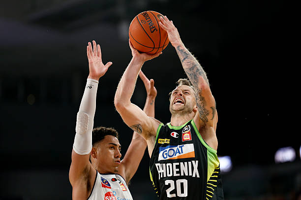 NBLPleb's tweet photo. The S.E Melbourne Phoenix have defeated the Adelaide 36ers 101-92 to force a game 3. 

Nathan Sobey with the best game of his life. 

41 PTS | 5 REB | 3 AST | 14/27 FG (51%)

A new career-high in points and three-pointers made (8). 

All at just the ripe age of 35. 

#NBL #NBL26 https://t.co/zxiMDgaBPO
