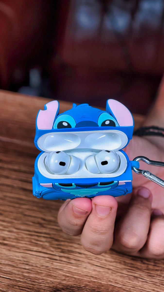 gogiinc's tweet image. Apple AirPods are now officially protected by Stitch. 

Cute? Yes...
Impossible to ignore? Absolutely..

#AirPods #Disney #Stitch