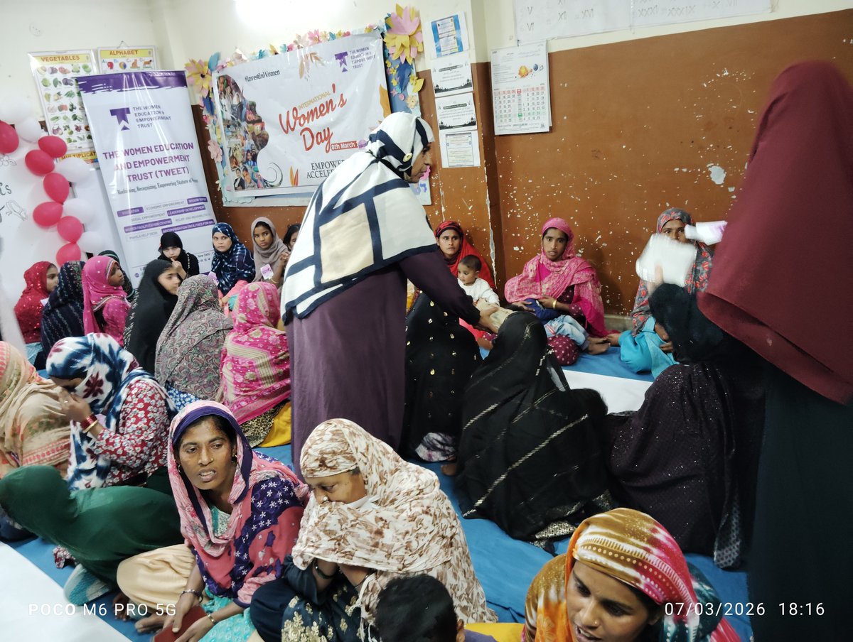 TWEET, under its "Relief to Poor" project, conducted an Iftar distribution program at Kanchan Kunj, New Delhi.

The program was carried out by General Secretary-Shaista Rafat, Coordinator - Mubarra Tasneem and Fellow - Rifa Sherin.