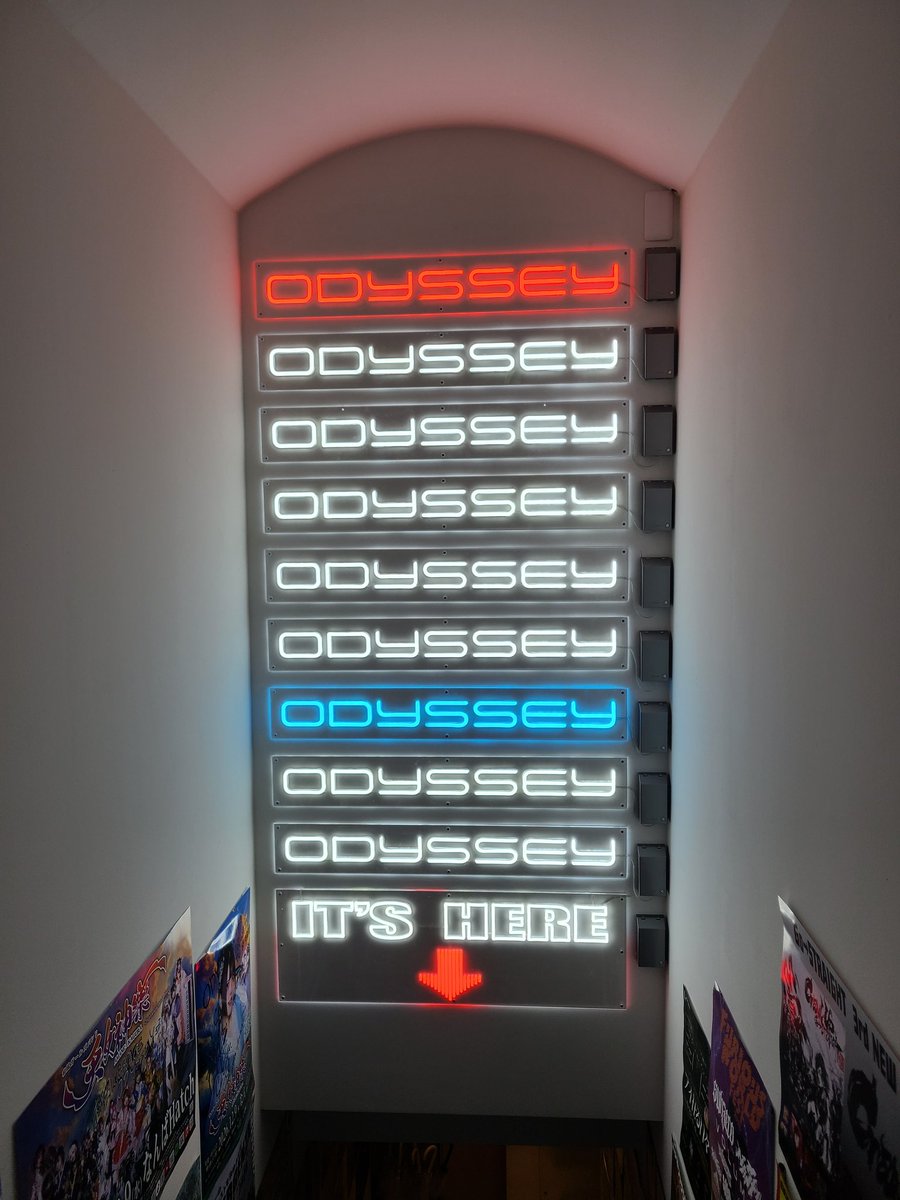 babaryudaddly's tweet photo. 本日はお初のライブハウス、梅田ODYSSEY。
あの懐かしの大阪HOLIDAYの向かい側でびっくり。
今日はdeadmanファンクラブライブです。
ファンクラブライブのみ炸裂する眞呼さんの抱腹絶倒MCが楽しみです。
#deadman
#fuz
#梅田ODYSSEY https://t.co/NQ8wBbAydO