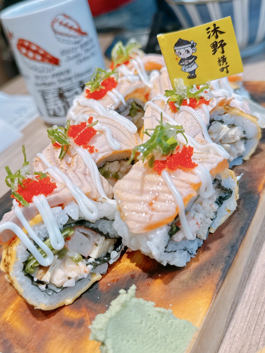 𝓓𝓪𝓻𝓴𝓚𝓷𝓲𝓰𝓱𝓽 & 𝓦𝓱𝓲𝓽𝓮 tweet media