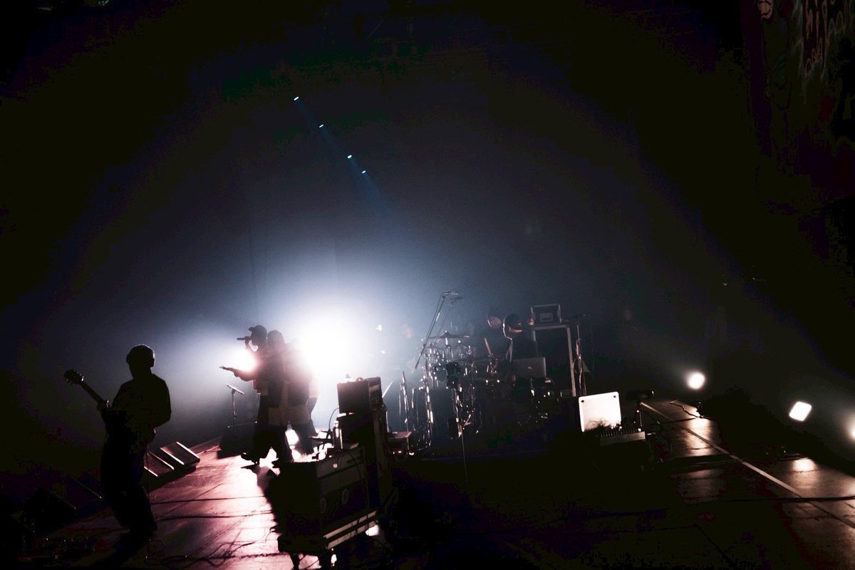 2YOU_MAGAZINE's tweet photo. 【RUMBLE×JAG 2026】
BACK DROP BOMB @BDB_JP 

オリジナルでチャンピオンなサウンドは30年の時を経て圧倒的なものに。細胞ごと反応してしまう日本のミクスチャーアンセムの猛攻。他の追随を許さないオリジネイター、BDBが作り出す全て���人が踊るマキシマムなサウンド炸裂。

#ゴロゴロでギザギザ https://t.co/wOvAD8fsQX