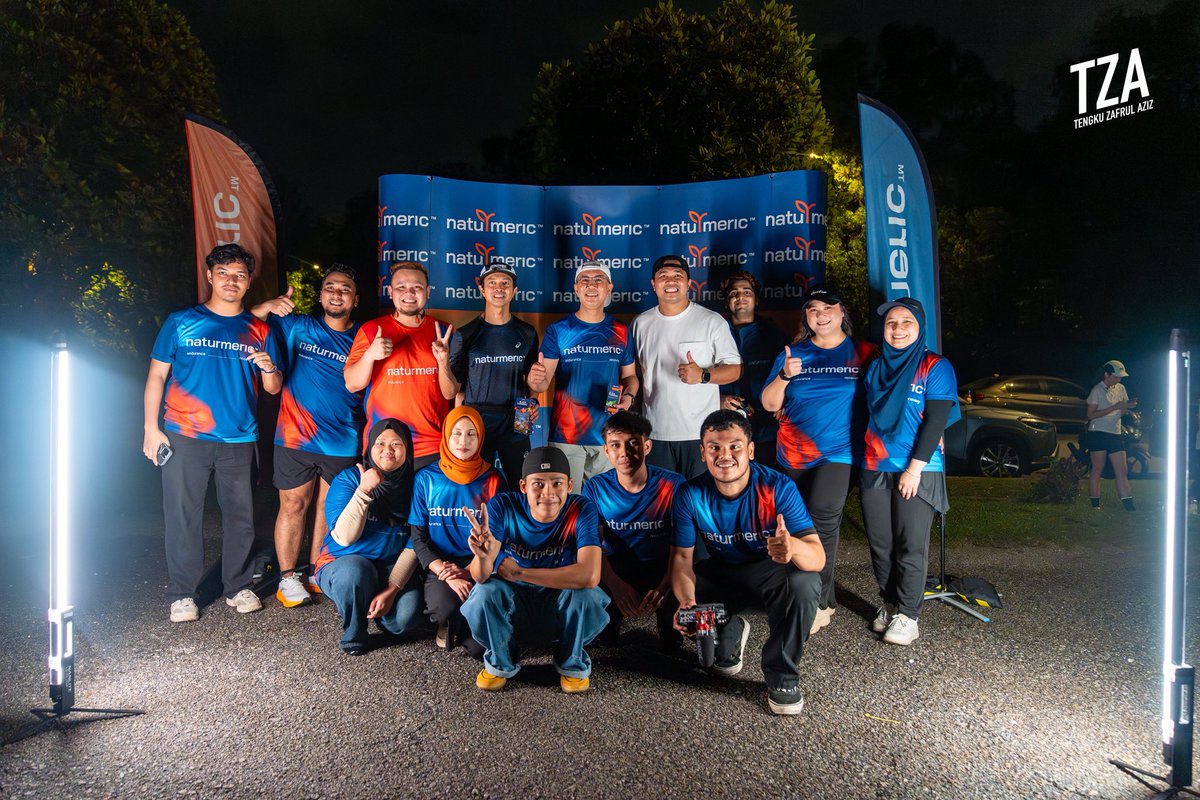 tzafrul_aziz's tweet image. Katanya recovery run… tapi pace semua bukan main laju. 😅

RunMadan malam semalam lepas hujan reda bersama team Endurance Recovery.

Yang best — mak-mak, bapak-bapak, siap anak-anak pun turun lari sama. Steady! 💪🏻

Ramadan pun boleh kekal aktif.

#TZA #GayaHidupSihat