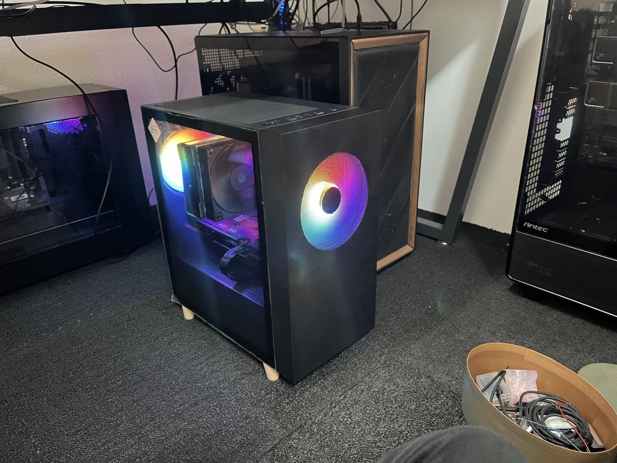 Y.CustomLife@YouTube tweet media