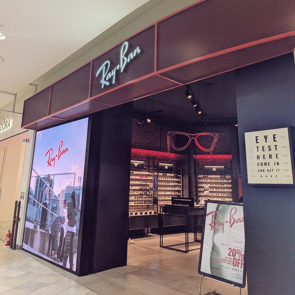 gahaku06's tweet photo. RayBanストアに行きまして、
ついに〜!!
AVIATORは諦め、ROUNDMETALのグラデーションレンズにしました🥸
また頑張って労働するモチベにする〜
#RayBan #ROUNDMETAL
#趣味は散財 https://t.co/bIBdS0R2Sw