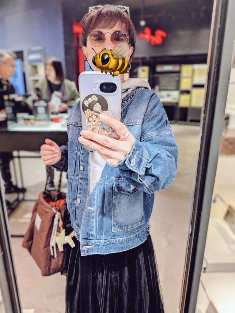 gahaku06's tweet photo. RayBanストアに行きまして、
ついに〜!!
AVIATORは諦め、ROUNDMETALのグラデーションレンズにしました🥸
また頑張って労働するモチベにする〜
#RayBan #ROUNDMETAL
#趣味は散財 https://t.co/bIBdS0R2Sw