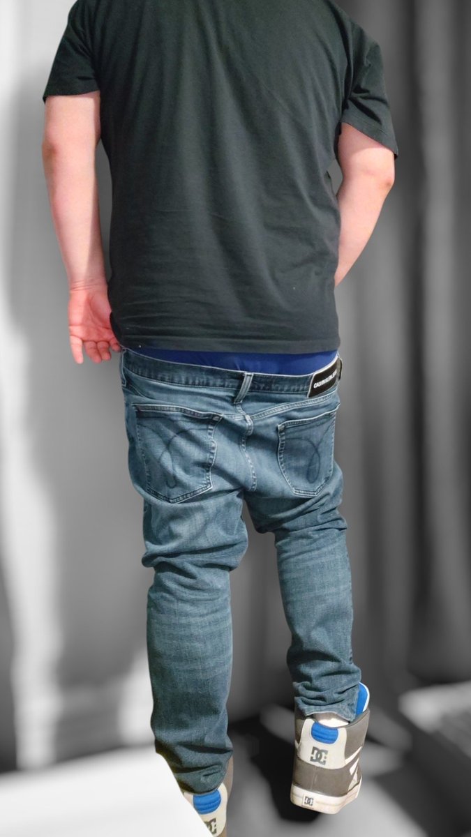 CurwenSimon's tweet photo. Sometimes... A change is as good as a rest... What do you think?
#ootd #DCShoes #pure #hightops with #calvinkleinjeans #sagging over #CalvinKlein #boxerbriefs and topped off with a #nike #tshirt https://t.co/44IHxznR6d