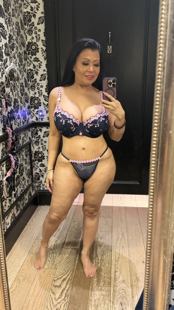 Krystal Davis - Asian MILF tweet media