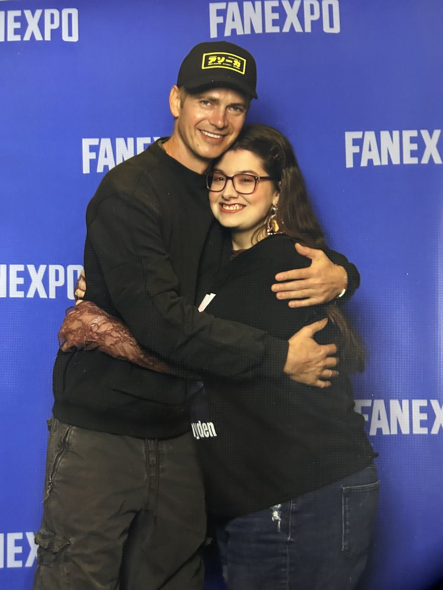 haydensulrich's tweet photo. human sunshine exists and it is
hayden christensen 💛 https://t.co/rno6KuVIRa