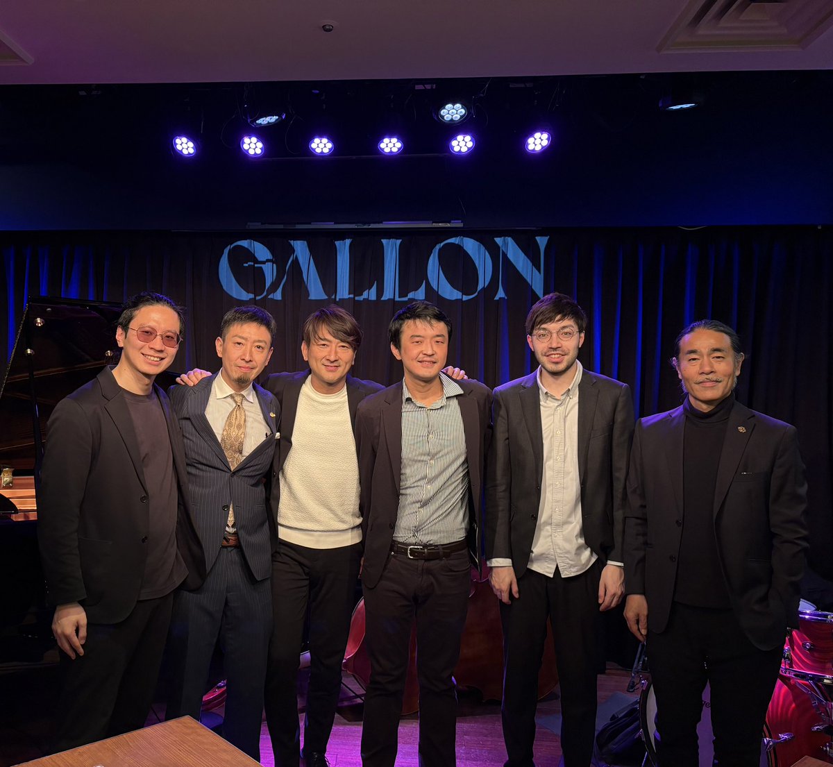 jamjazztb's tweet photo. 3/12大阪Gallonは沢山のお客様にお越し頂きありがとうございました！
Tonal Memoryと題して古き良き時代のスイングナンバーをお届けするこちらのバンド、今回2度目のライブでしたが前回にも増してとても盛り上がりました！
次回は8/27(木)同じく大阪Gallonにて！是非会場でお会いしましょう！ https://t.co/DxW9yB9x4x