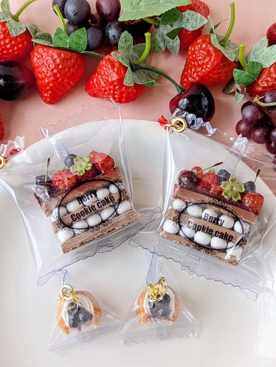 いちご展11開催中です🍓🍓⁡
⁡明日までの開催となります！この週末に是非沢山のいちご作品を見に来て下さい💕💕⁡
⁡⁡⁡
⁡⟡.·*.··············································⟡.·*.
⁡ 🍓いちご展11
2026/3/11-15
11時-20時 最終日19時まで
原宿デザインフェスタギャラリー
WEST2-C