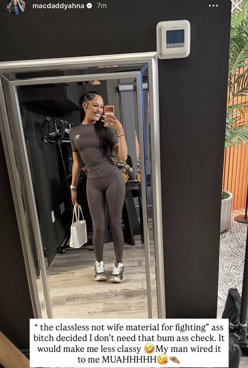 Bodega Baddie tweet media