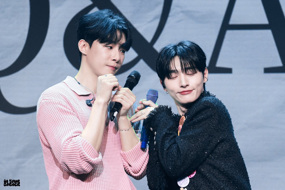 인유어코너 tweet media