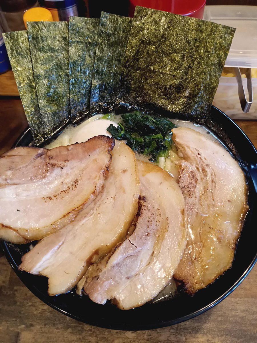 チェシャ猫a.k.a. 猫さん tweet media