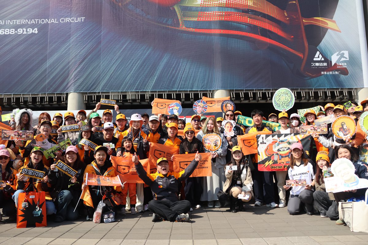Sending our Papaya love to ya! 🧡🧡🧡 <a href="/McLarenF1/">McLaren Mastercard Formula 1 Team</a> <a href="/ZBrownCEO/">Zak Brown</a> <a href="/LandoNorris/">Lando Norris</a> <a href="/OscarPiastri/">Oscar Piastri</a> #NeverStopRacing #FansLikeNoOther #F1 #ChineseGP