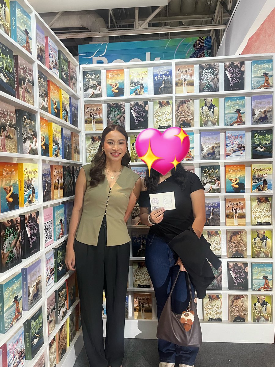 bleiresy's tweet photo. my 2016 wattpader self wouldn’t believe that I had the chance to meet ate j 🥹🫶🏻 super pretty!!! ILY QUEEN <3

#JonaxxStoriesAtPBF2026 https://t.co/FLdH0N3ol8