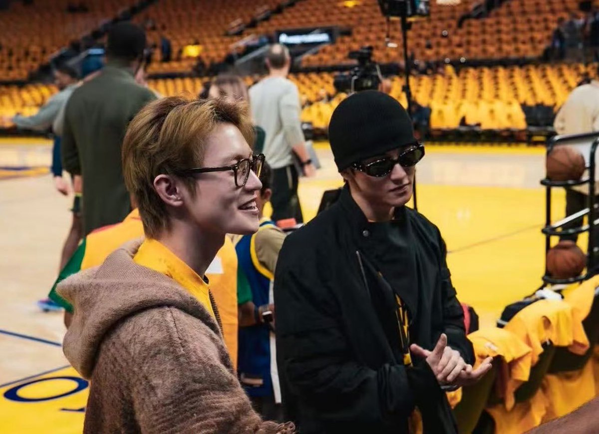 ⁺⁸² risa 𝜗ৎ tweet media