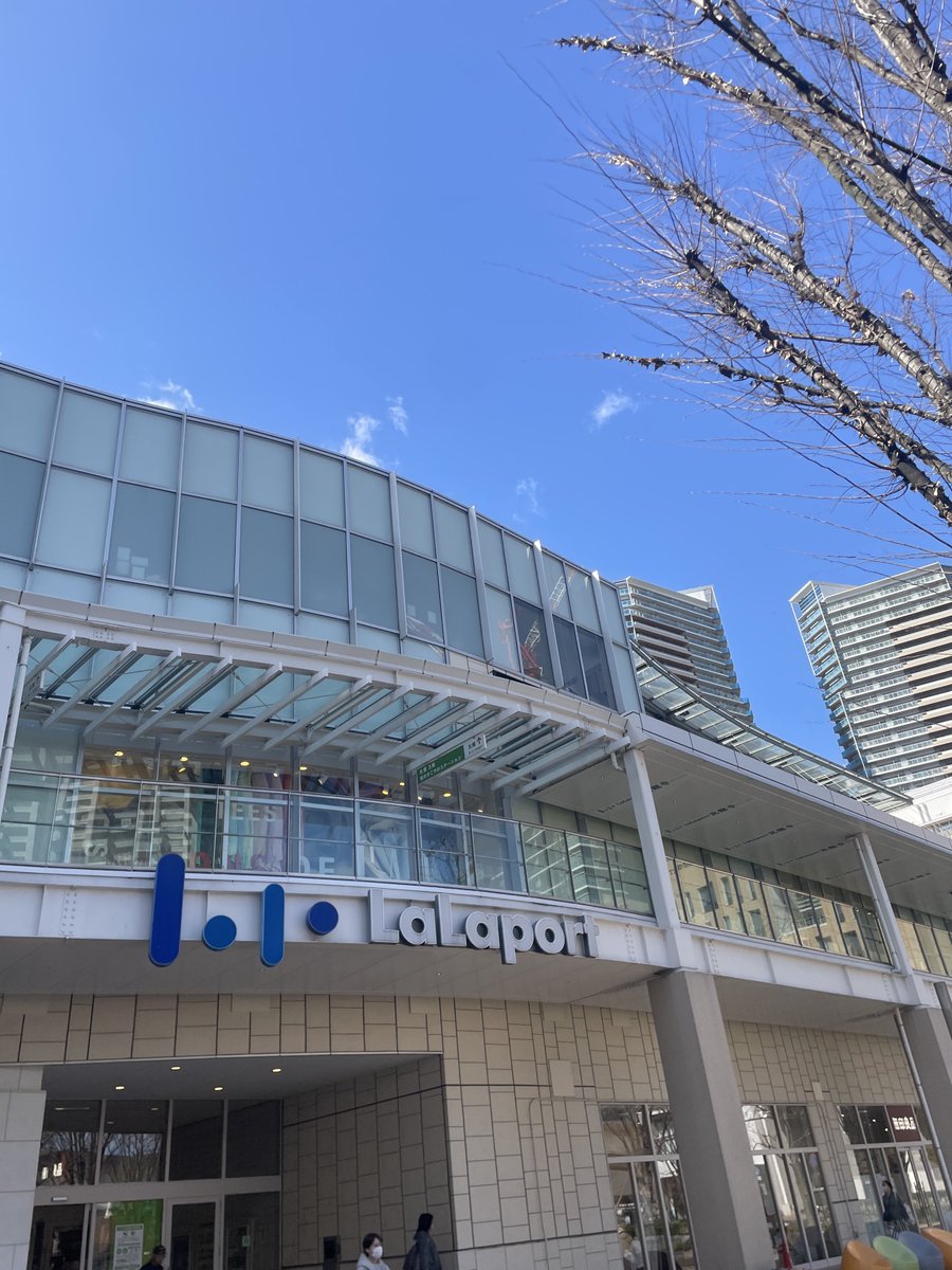 めんちー tweet media