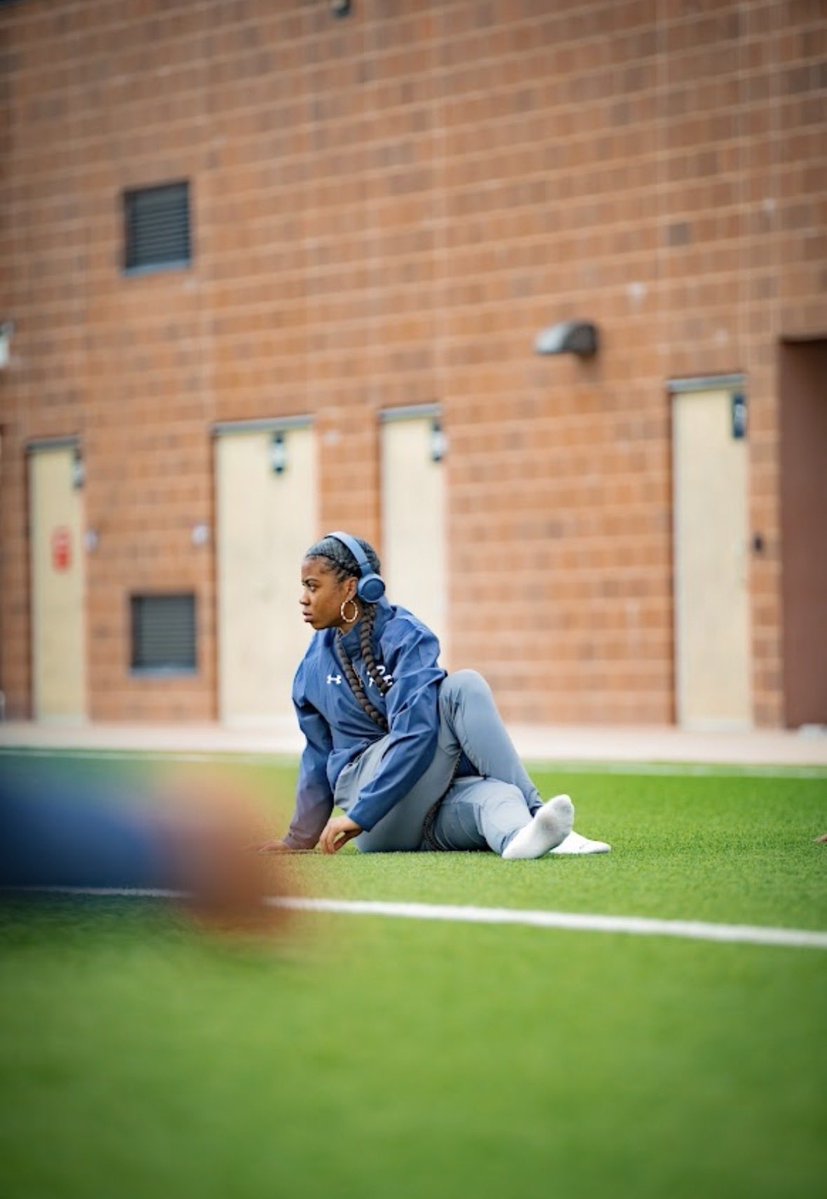 Ryan Girls Track tweet media