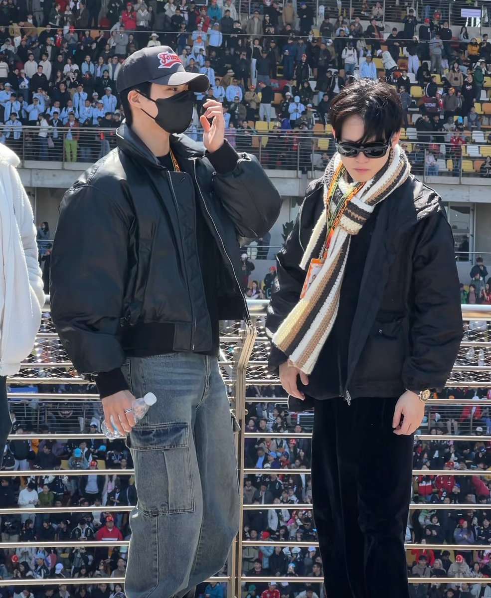 แดดมันแรงขนาดไหนวะ น้องเล่อใส่แว่นกันแดด 2 ชั้น 555555555555555555555555555555555555555555555555555555555