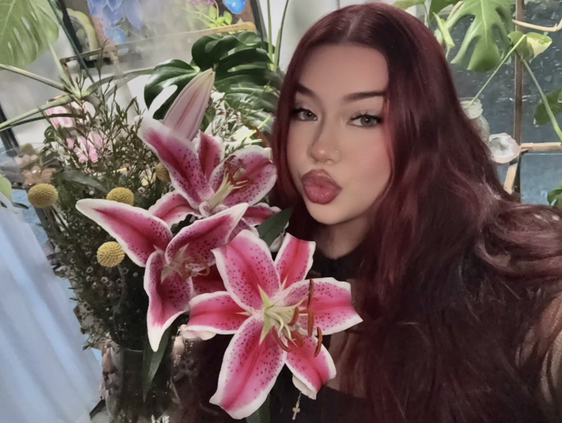 ✩ 𝔦𝔯𝔢𝔫𝔢 ✩ tweet media