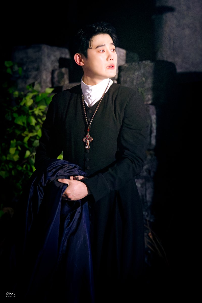 𝕆ℙ𝔸𝕃 tweet media