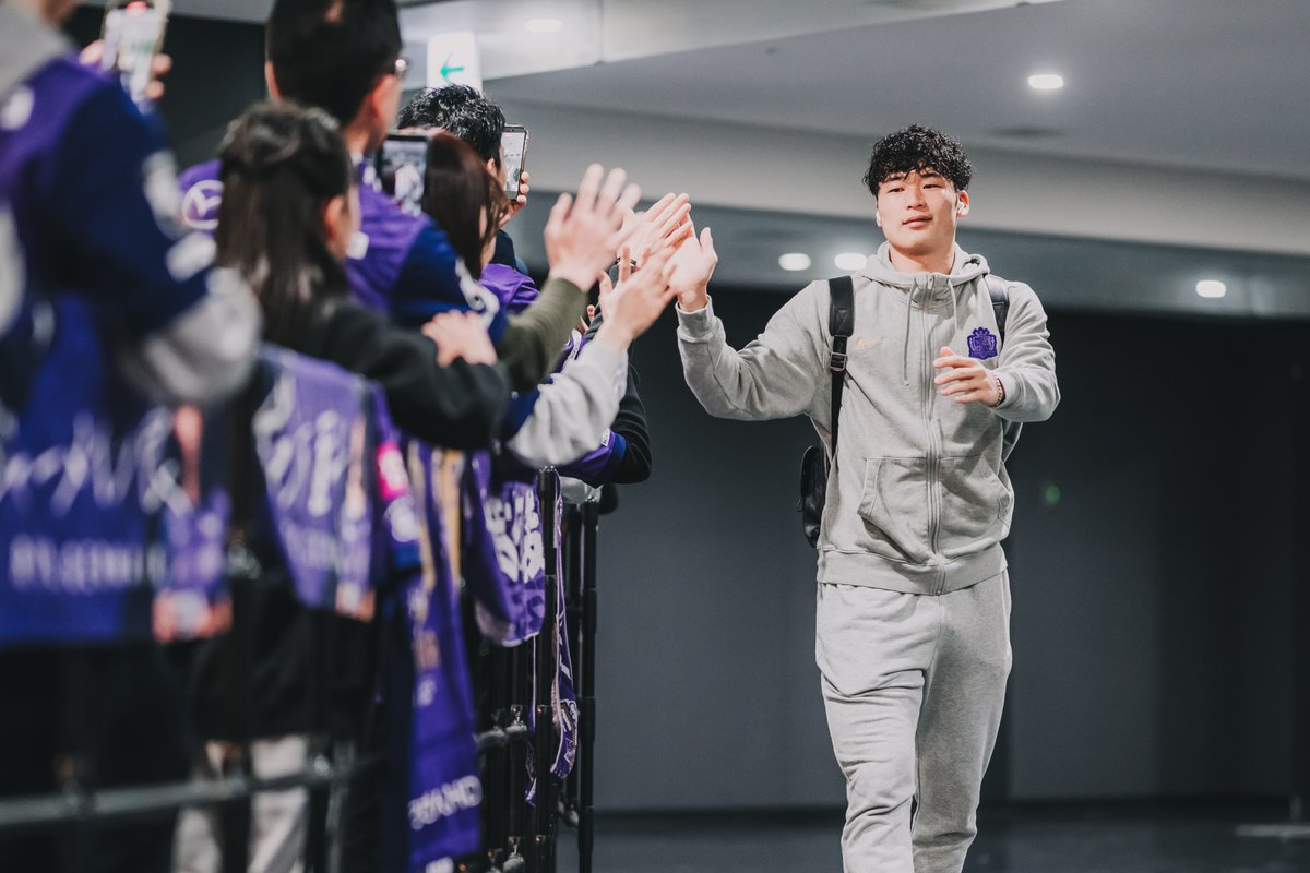 𝐀𝐑𝐑𝐈𝐕𝐀𝐋𝐒🚌📸 選手たちがスタジアムに到着。 #sanfrecce