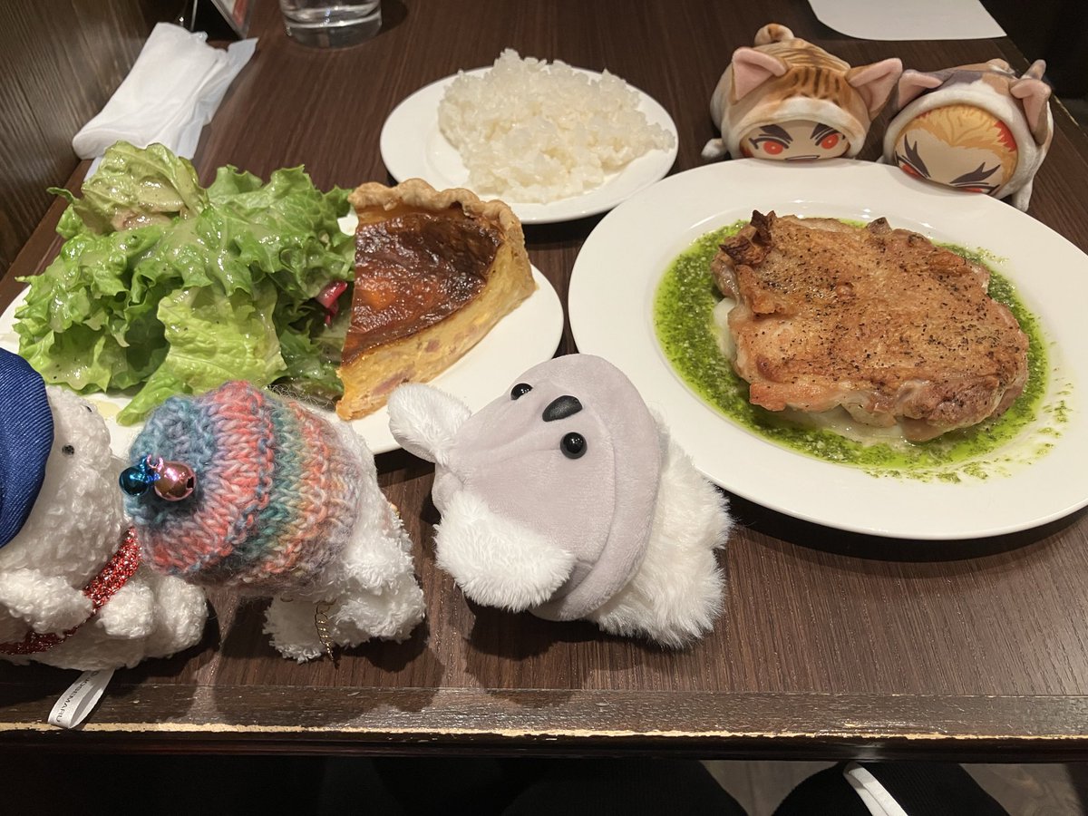 らんち！
「とり！きしゅ！」
「ししょは　きょうも　はや」