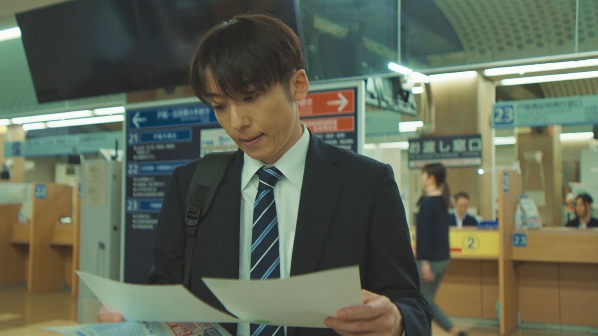 #ラプソディ・ラプソディ
  🌷*•.𝗖𝗵𝗮𝗿𝗮𝗰𝘁𝗲𝗿.•*🌷
    夏野幹夫(#高橋一生)
━━━━━━━━━━━

まじめで優しく、
絶対に怒らないと決めている。
よく鼻の下をこすっている👃

𝟓.𝟏 𝐟𝐫𝐢 𝐑𝐎𝐀𝐃𝐒𝐇𝐎𝐖⚓
bitters.co.jp/rhapsody/
#映画ラプラプ