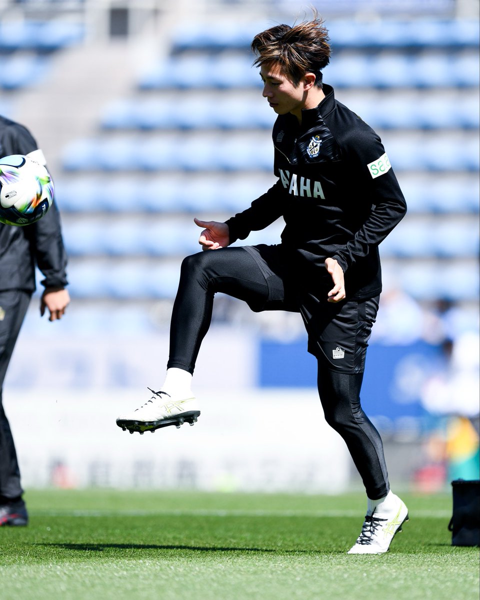 𝗪-𝗨𝗽 まもなくキックオフ。 #磐田札幌 #jubilo