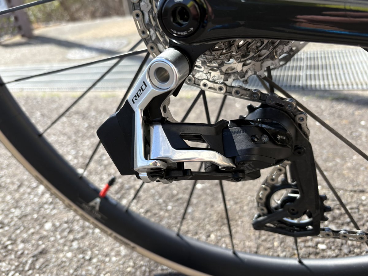 terrysg9cfujiko's tweet photo. SRAM Redも好感触😍
#supersixevo #LAB71 https://t.co/P7h0gyPdvG