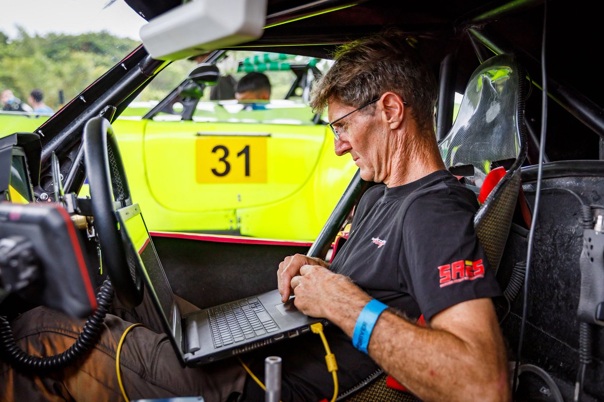 backdraftrsa's tweet photo. Freetime… what do the drivers do? 🏁

Although the Backdraft Racing Series gives competitors as much track time as possible, there are still moments between sessions to relax.

So what do the drivers do?

Some even pull out a good old-fashioned **book**… yes, really! 📚😄 https://t.co/ioVtza0cFh