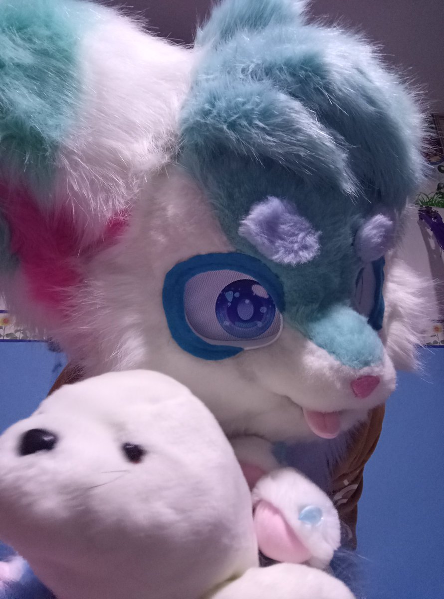 🦨Silver Ice Skunk| comms open!!! 🩵 tweet media