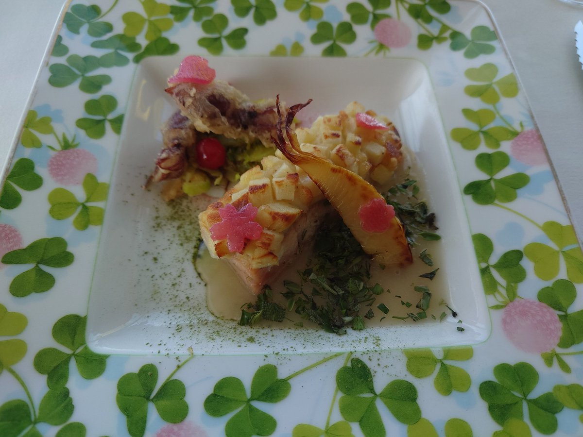 ozyoh's tweet photo. ホワイトデー ランチ https://t.co/1dHoWsbgIl