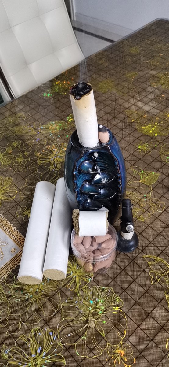 klab_cor's tweet image. DIY Alert! Turn old mason jars into glowing fairy lights—perfect for cozy nights or gifts. Grab jars, paint, twine, u0026 battery lights. Paint stripes/dots, wrap twine, add lights. 10 mins, big charm! Tag me if you try—love to see your creations!