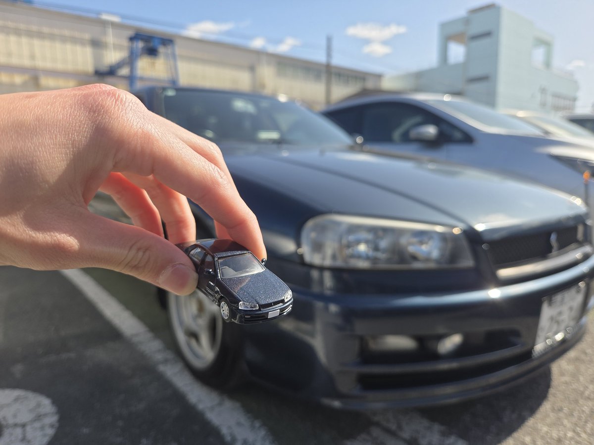 er34ayasan2's tweet photo. @tomica_TLV 
#ミニカー
#トミカ
#トミカリミテッドヴィンテージ
#tomica
#TOMICA
#ER34
#HR34
#ENR34
#R34
1/1と1/64
BV5 紺色 https://t.co/ZAfc7BbR3l