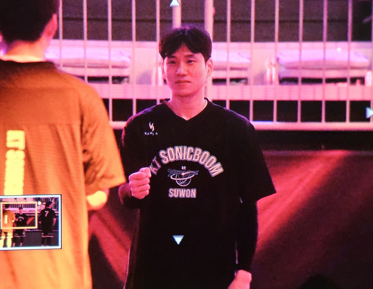 문워커 tweet media