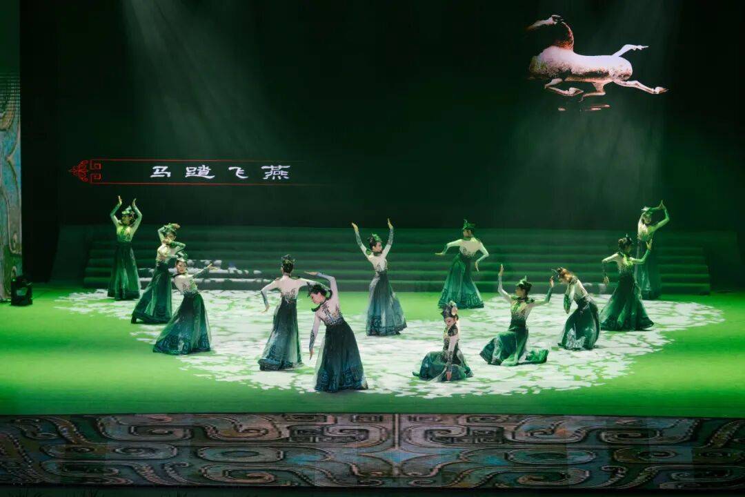 JJarvisDuan's tweet image. Last night’s theater show was chef’s kiss! The cast nailed every line, the set design blew my mind—left the venue with a full heart u0026 a huge smile. Who’s joining me for the next one  #TheaterMagic #LivePerformance