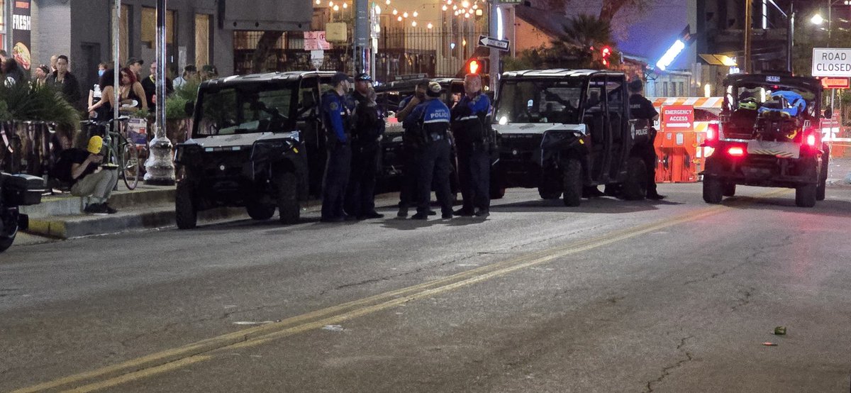 Yo <a href="/Austin_Police/">Austin Police Department</a> why y'all amassing at 8th and red river? Anything we should be concerned about?