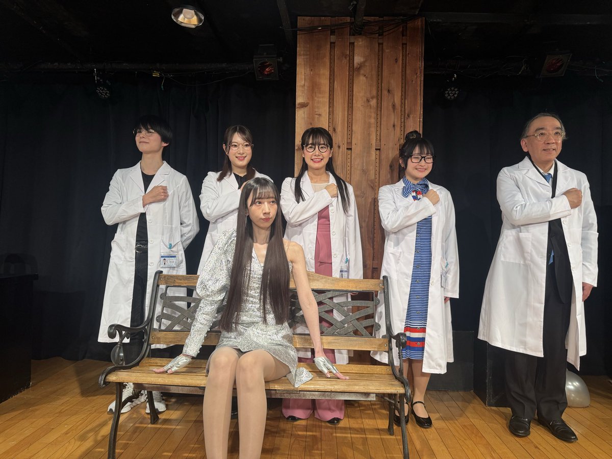 ファントム座公演「エデン〜博士の愛したロボット」
研究員席はキャストとの絡みがめっちゃ楽しい😊
写真では栗林研究員に詰められている新垣隆さんですが、生演奏はさすがの迫力で引き込まれましたー🎹
明日は一般席で楽しみます😌

#ファントム座
#エデンロボット
#杉並演劇祭