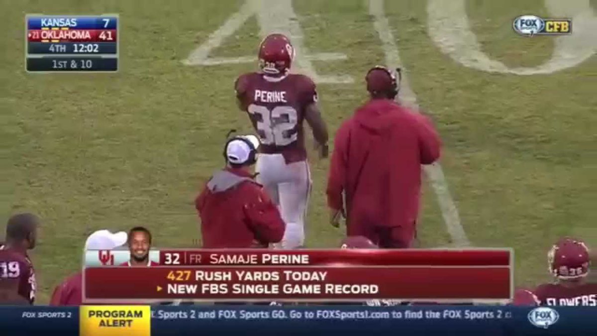 HistColFootball's tweet image. Samaje Perine, Oklahoma Sooners. Against Kansas, Perine set an NCAA FBS record for yds in a game, 427 yards. #Sooners #BoomerSooner #CollegeFootball