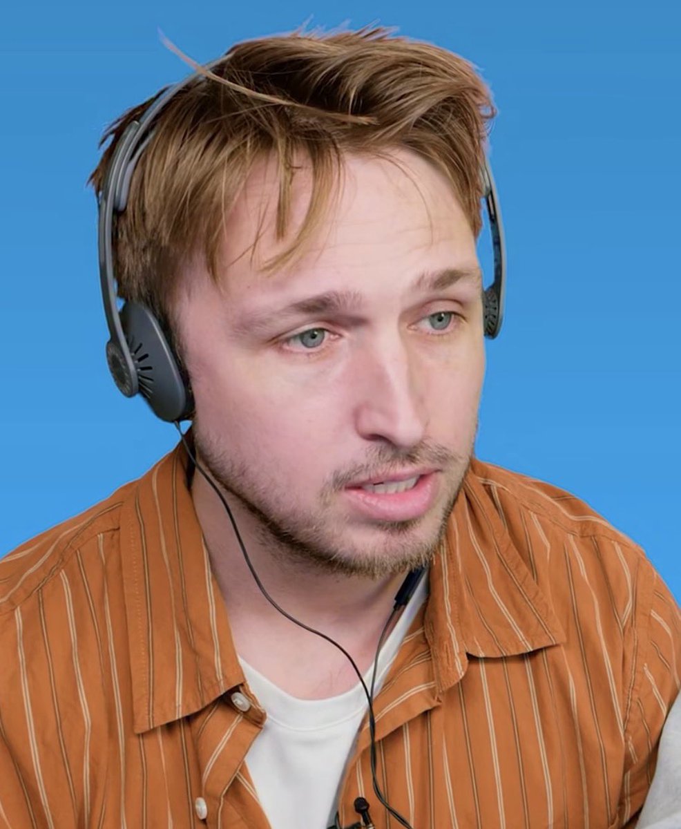 only4smith's tweet photo. He looks so good in this shirt https://t.co/gUGdTM5iju
