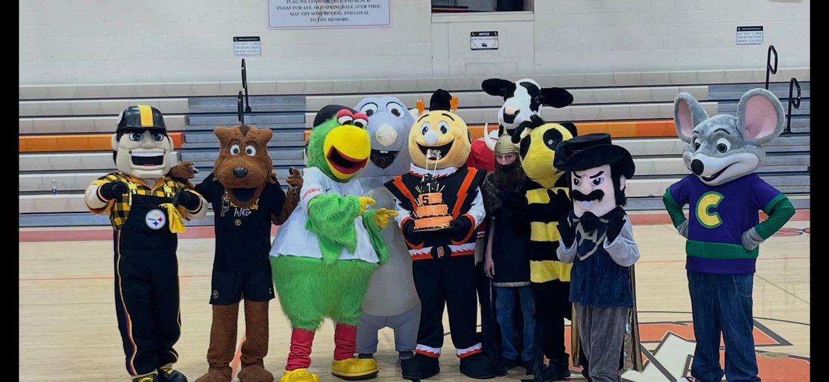 Springdale Dynamos Girls Basketball 🧡🖤⚡️🏀 tweet media