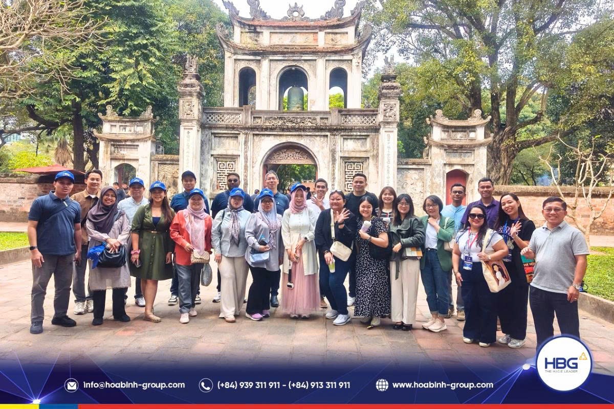 hoabinhgroup's tweet photo. Honored to partner with Vietnam Customs to organize the 40th ASEAN Customs Working Group Meeting (CPTFWG) in Hanoi! 🇻🇳🤝
From Mar 10-12, this successful event marked a huge step for regional trade and proved HBG’s expertise in world-class M.I.C.E solutions! 
#HBG #ASEAN https://t.co/wv8AWXLbub